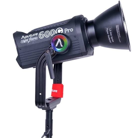 Aputure LS 600C 1